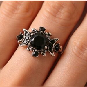 Size 9.75 - Gothic Black Onyx Crescent Moon Statement Ring - Silver Tone
